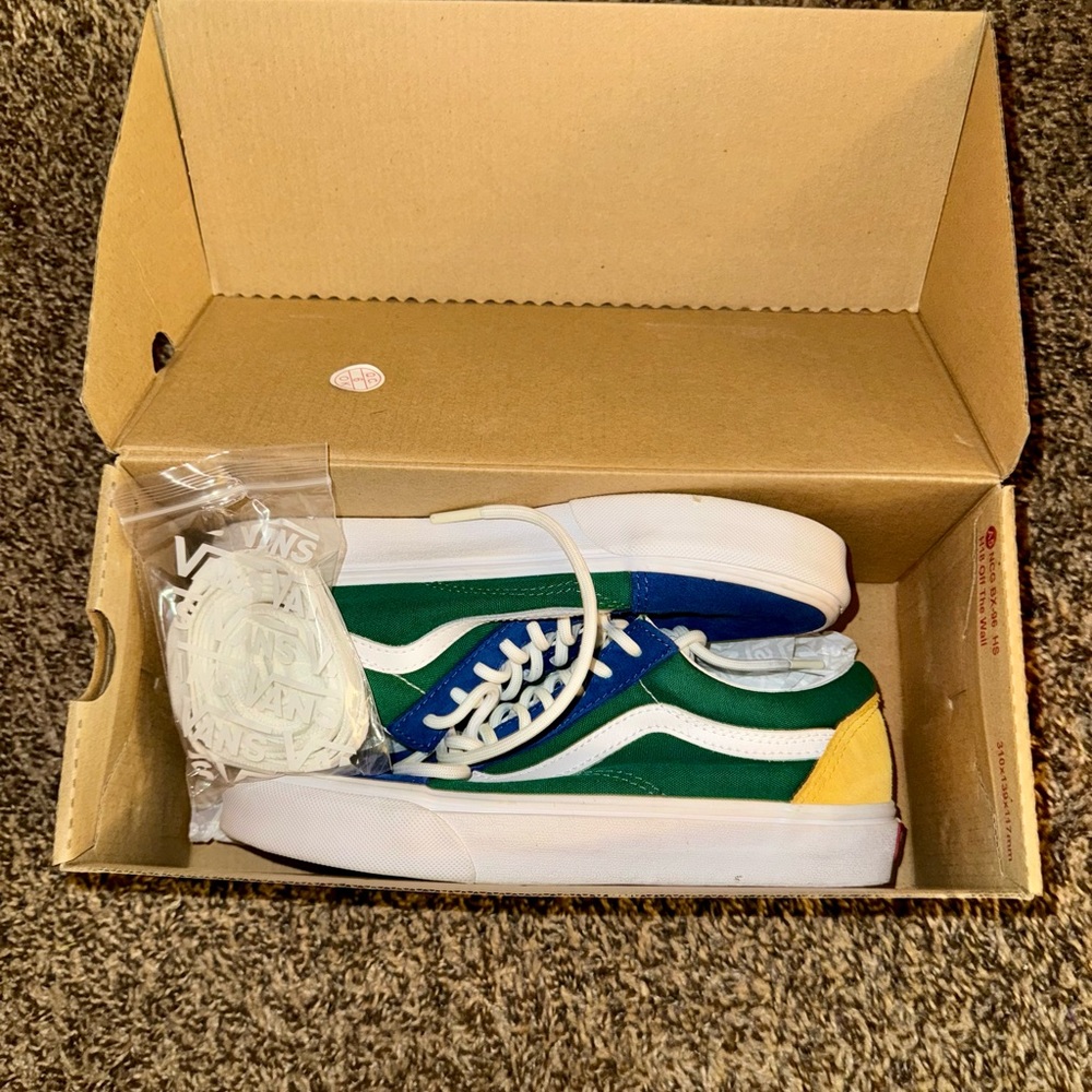 Old Skool Vans - Picture 3 of 3